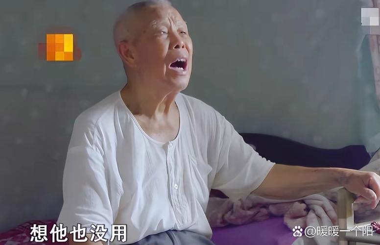 二四六香港资料期期准中特和养3弟妹女生遭堵门与女孩不堪养活三弟妹压力轻生续